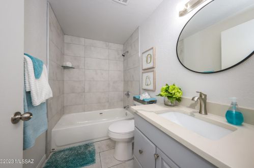 4040 Lazy Palm Dr, Tucson AZ 85730-3817 exterior