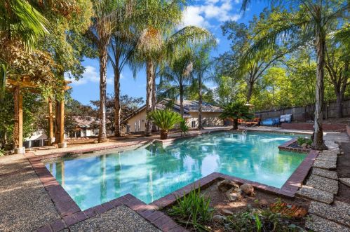 3560 Patterson Way, Folsom CA  95762-4405 exterior