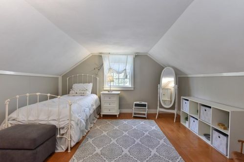 1463 Frenchtown Rd, Warwick RI  02818-1310 exterior