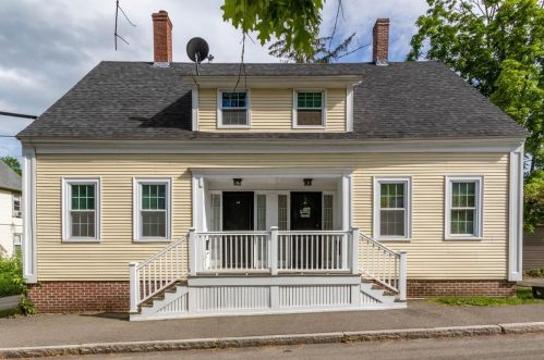 23 Maple St, Concord NH  03301-4201 exterior