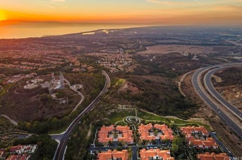 39 Mandria, Newport Beach, CA 92657-1307