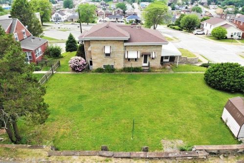 800 Michigan Ave, Jeannette, PA 15644-2603