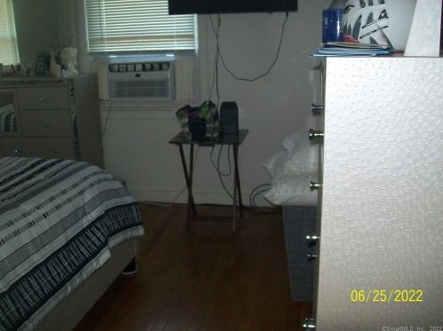 20 Mclaughlin Ter, Derby CT 06418-2126 exterior