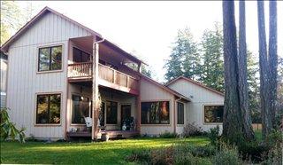 8627 Evergreen Dr, Olympia, WA 98506-9790