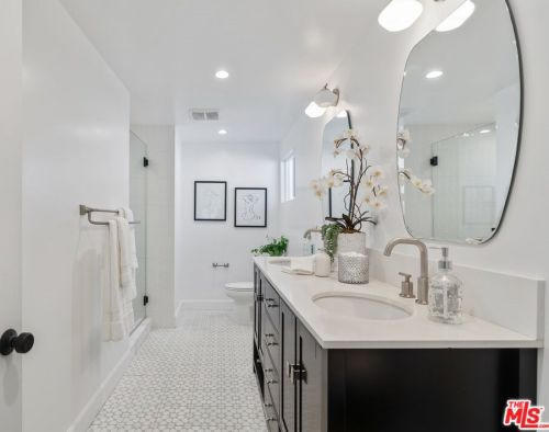 5814 Wilkinson Ave, North Hollywood CA  91607-1134 exterior