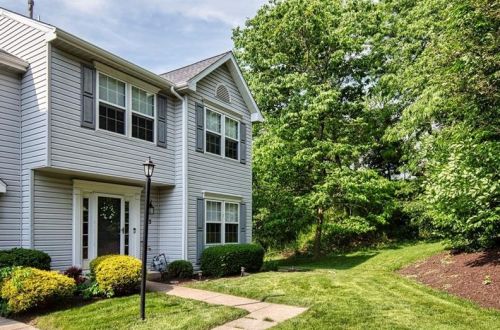 123 Coachside Dr, Canonsburg, PA 15317-5035