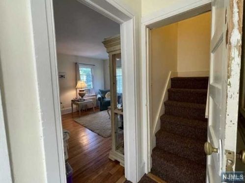 95 Godwin Ave, Ridgewood NJ  07450-3725 exterior