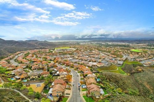 41062 Crimson Pillar Ln, Lake Elsinore CA  92532-1550 exterior