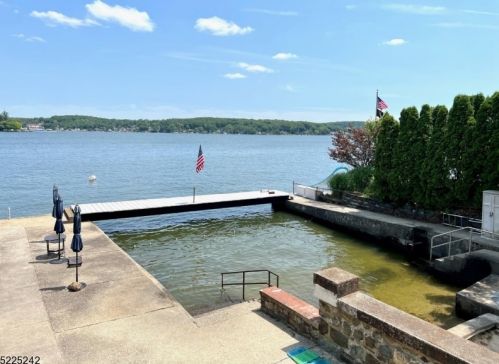 28 Wildwood Shores Dr, Hopatcong NJ  07843-1923 exterior