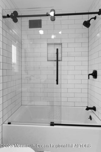 11 Fisher Pl, Tinton Falls NJ  07701-2317 exterior