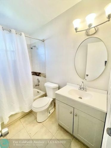 37 6th Ave, Dania Beach FL  33004-3262 exterior