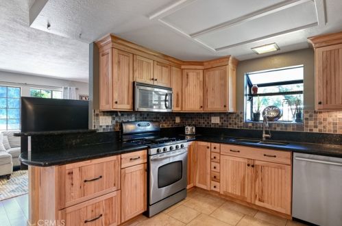 40152 Calle Plana, Santa Clarita CA  91390-1086 exterior