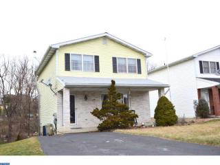 5 Keglovits Ln, Northampton, PA 18067-1982