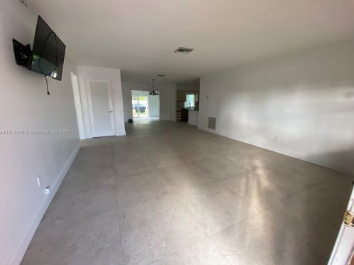 7701 36th St, Hollywood FL  33024-8413 exterior