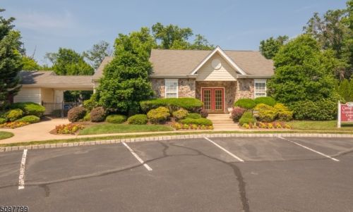 30 Surrey Ln, Flemington NJ  08822-1588 exterior