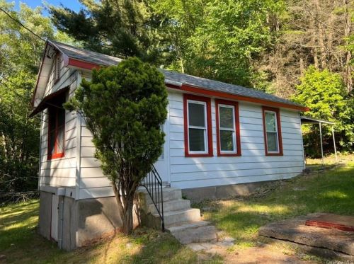 722 Old Route 17, Monticello NY  12701-7019 exterior