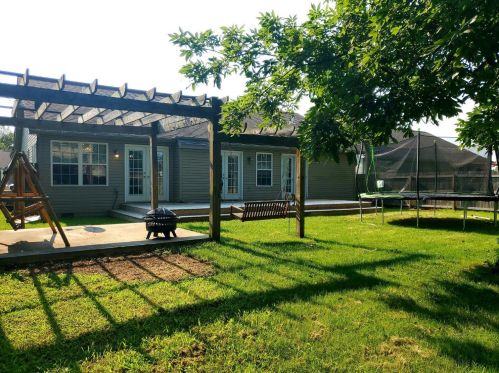 576 John Chambers Dr, Wilmington, OH 45177-7935