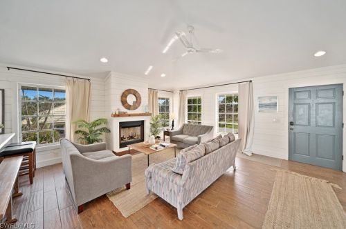 220 Palm Lk Dr, Sanibel FL 33957-5601 exterior