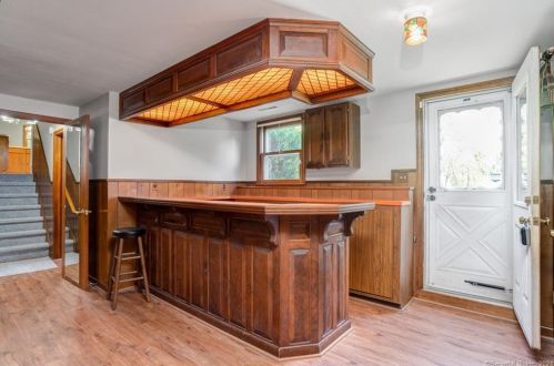 27 Welch Rd, North Haven CT  06473-2844 exterior