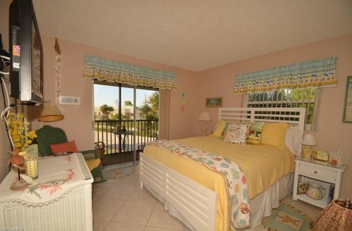 5499 Rattlesnake Hammock Rd, Naples FL 34113-7465 exterior