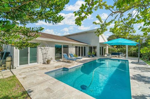 4650 Brandywine Dr, Boca Raton FL  33487-2177 exterior