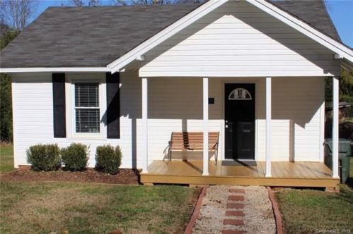 610 Geer St, Lowell, NC 28098-1207