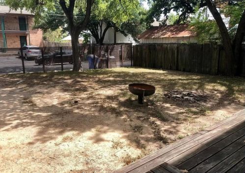 616 35th St, Austin TX  78705-1207 exterior