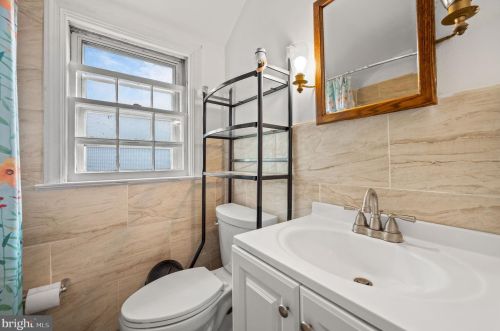 23 Dewey Rd, Cheltenham PA  19012-1413 exterior