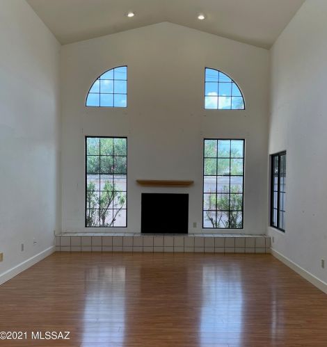 300 Joesler Ct, Tucson, AZ 85716-5244