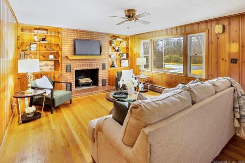 250 Long Hill St, Hartford, CT 06108-1435