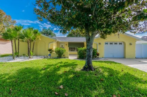 1408 Flotilla Dr, Tarpon Springs, FL 34690-6349