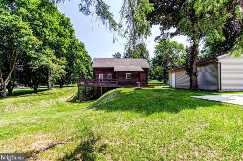 190 Royal Manor Rd, Easton PA  18042-8702 exterior