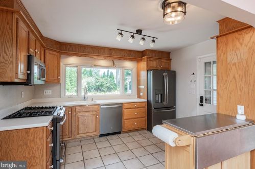 2037 Stone Mill Rd, Lancaster PA  17603-6053 exterior