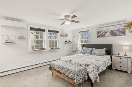 26 Patchogue Rd, Scotts Beach NY  11789-1422 exterior