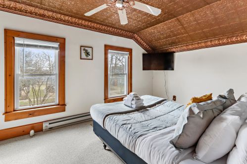 1329 Dodge St, Lake Geneva WI  53147-1309 exterior