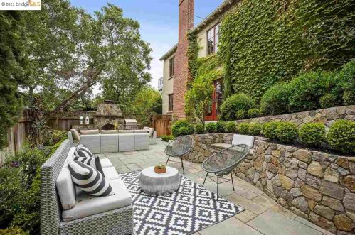 1 Downey Pl, Oakland CA  94610-1809 exterior