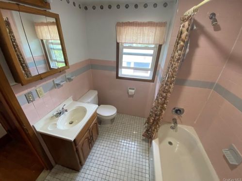 700 Route 211, Middletown NY  10940-7642 exterior