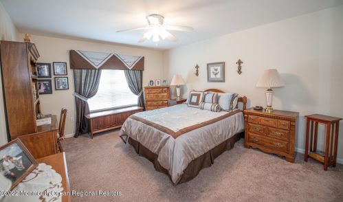 21 Oakmont Rd, Lakewood NJ  08701-5764 exterior