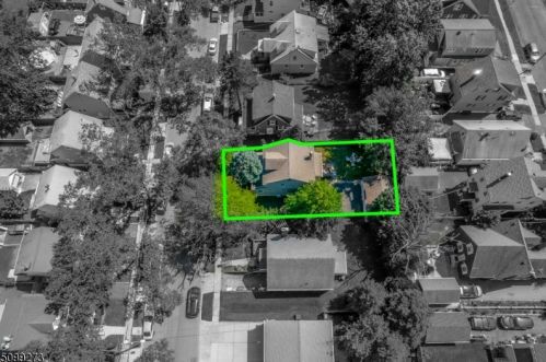 398 Drake Ave, Roselle NJ  07203-1414 exterior