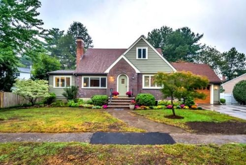 88 Fairfield St, Needham, MA 02492-4526