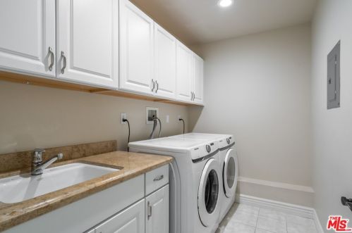 1732 Bonita Vista Dr, La Canada CA  91011-1614 exterior