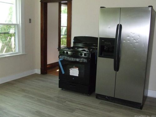 650 Congress Ave, Waterbury, CT 06708-4155