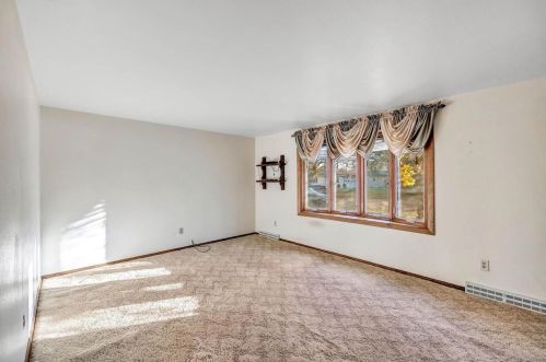 1826 Christiana St, Green Bay, WI 54303-2628