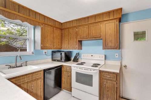 916 Stevendale Dr, Pittsburgh PA  15221-3926 exterior