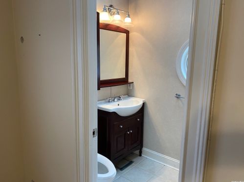 2254 Merokee Pl, North Bellmore NY  11710-3324 exterior