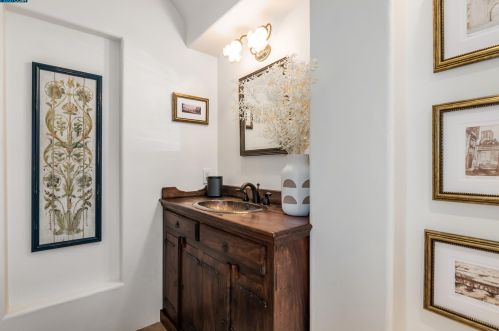 5 Owl Hill Ct, Orinda CA  94563-3441 exterior