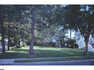 203 7th Ave, Glendora, NJ 08029-1523