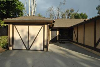 7580 Angus St, Fresno, CA 93720-7402