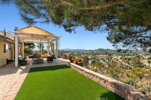 3806 Via Escuda, La Mesa CA 91941-7315 exterior