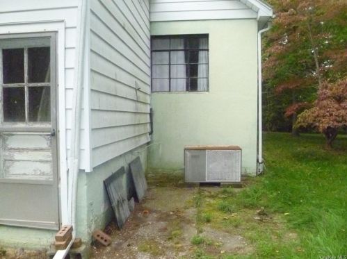 458 St Andrews Rd, Walden NY  12586-2719 exterior
